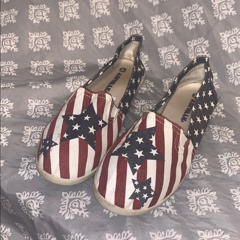 Women’s flats